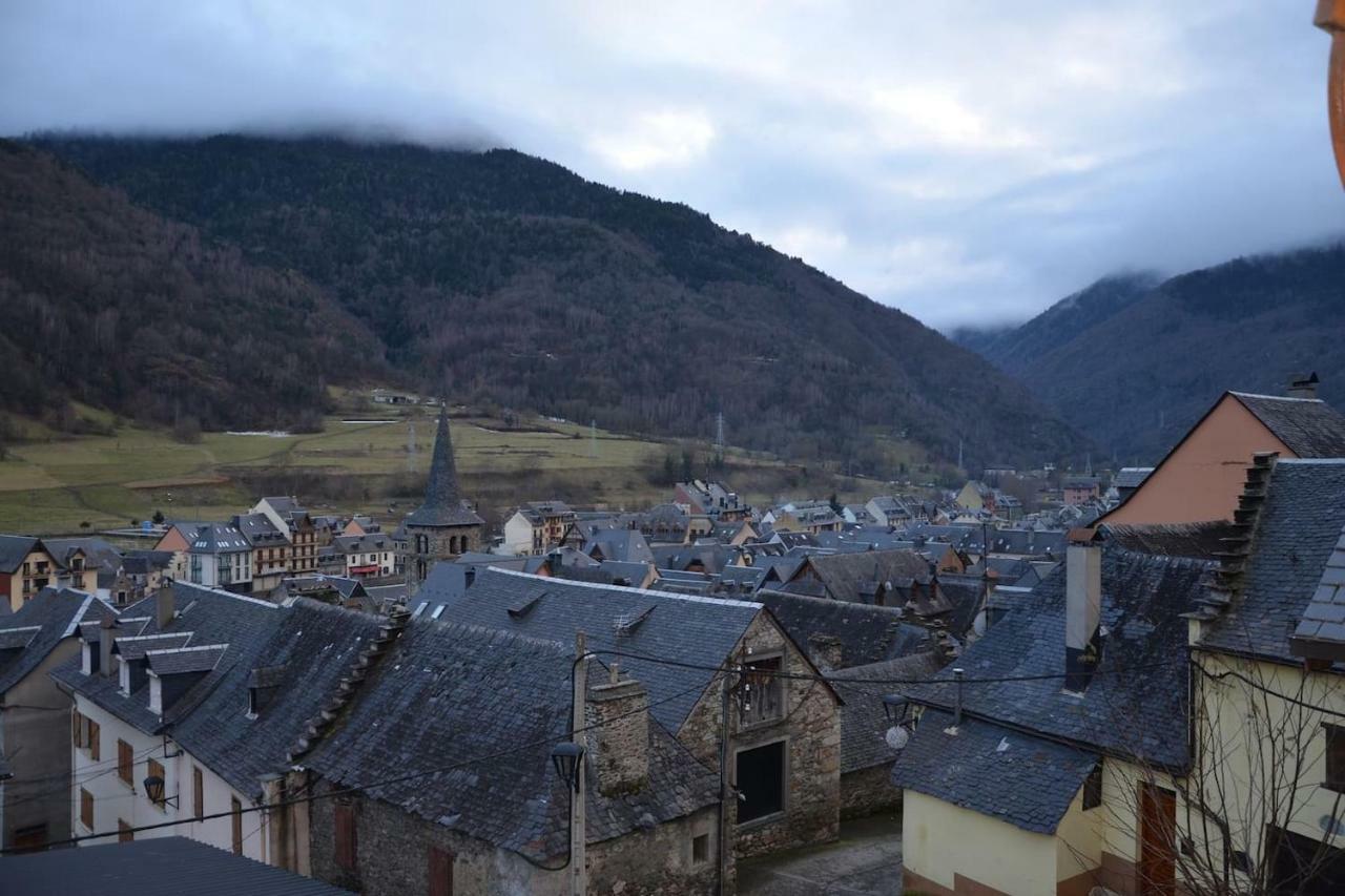 Laurit Villa Bossost Bagian luar foto