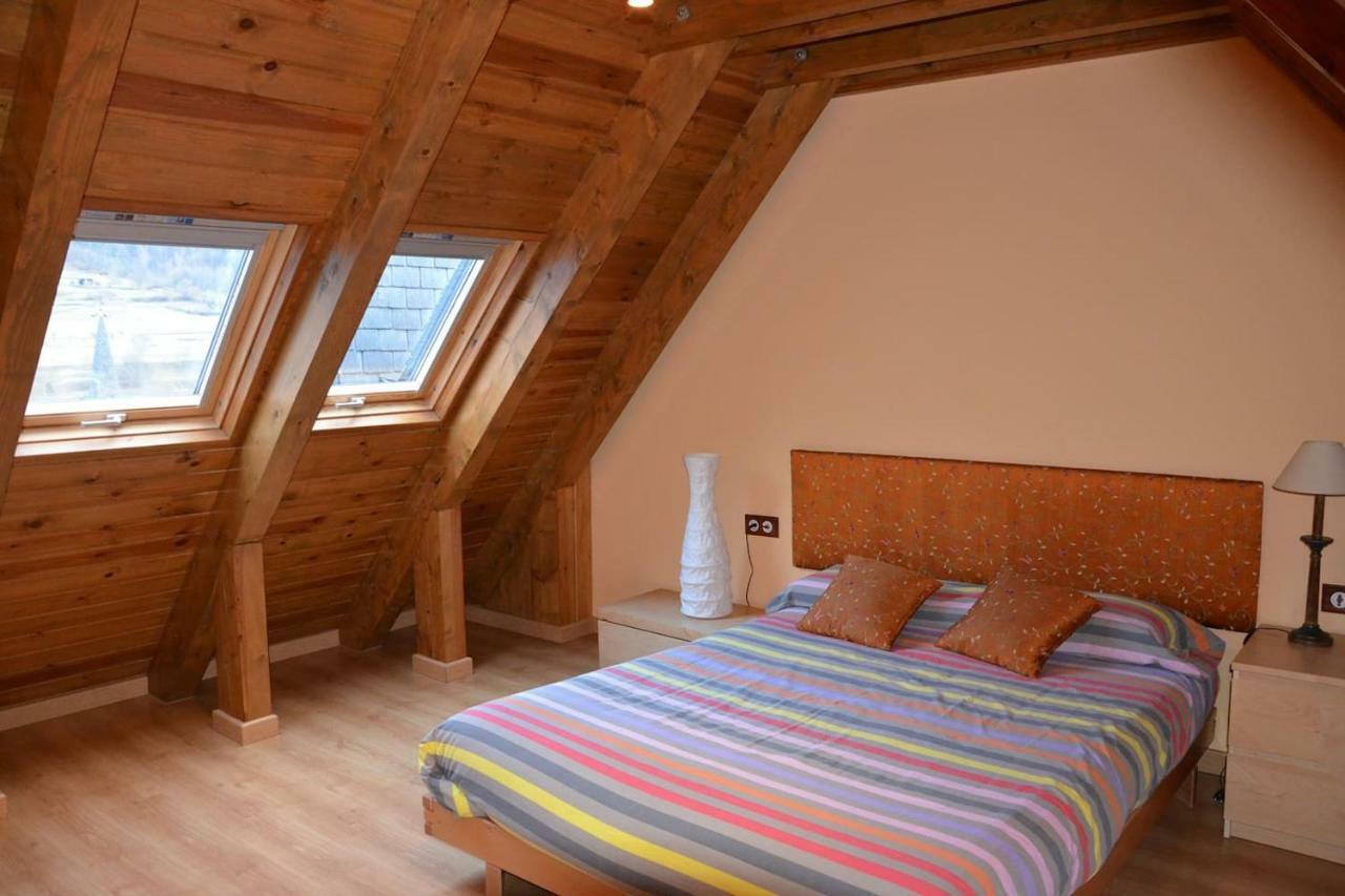 Laurit Villa Bossost Bagian luar foto