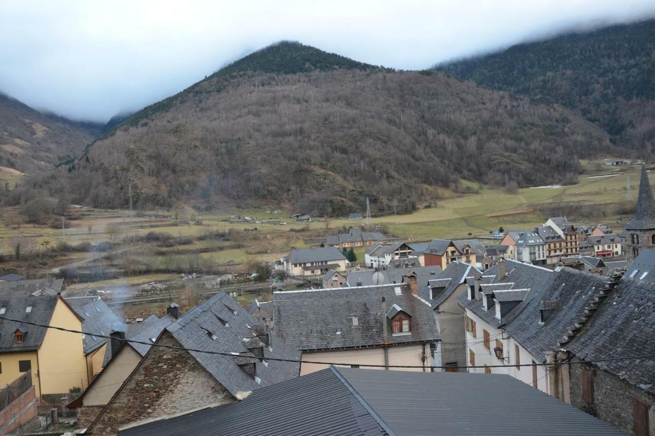 Laurit Villa Bossost Bagian luar foto